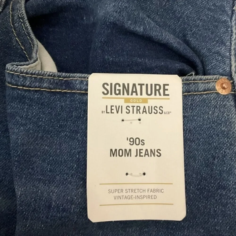 Levi's Strauss 90's Mom Blue Distressed Jeans Size 24 NEW